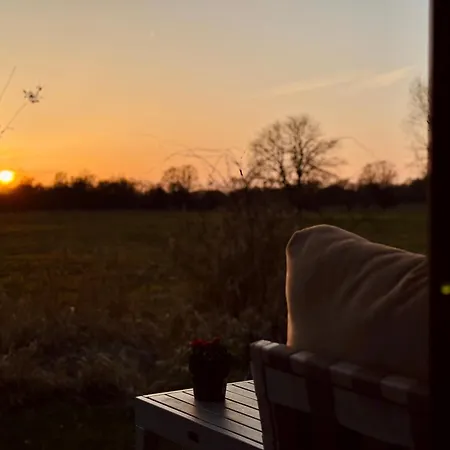 別荘 Tiny House Im Gruenen 101 - Terrasse, Wlan, Wiesenblick ブレッケーデ