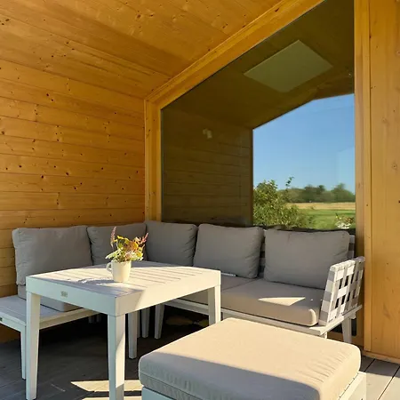 101 Tiny House Elbhuette Mit Wiesenblick בית נופש